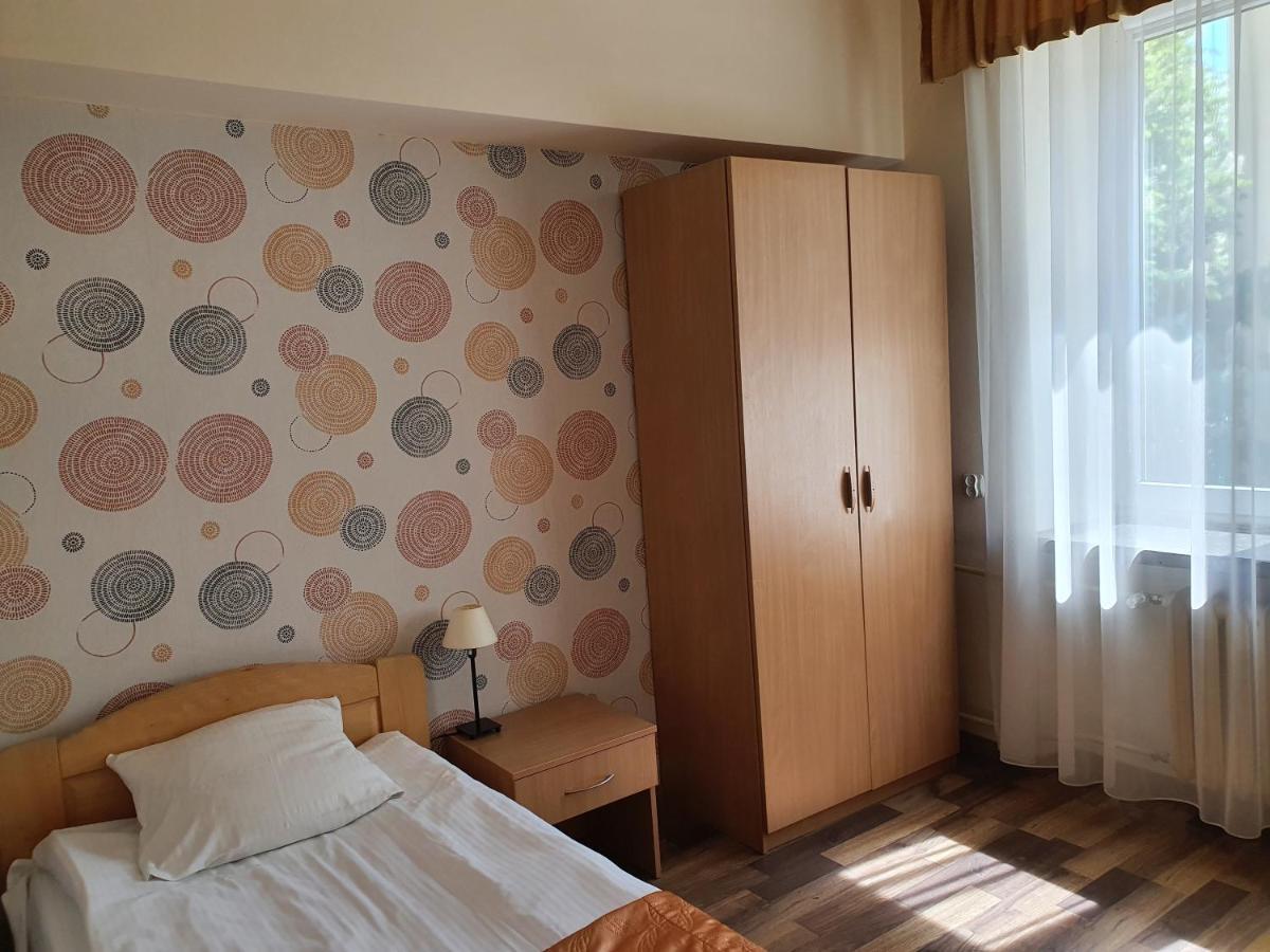 ז'שוב Hotel Iskra מראה חיצוני תמונה
