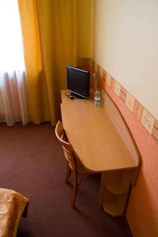 ז'שוב Hotel Iskra חדר תמונה