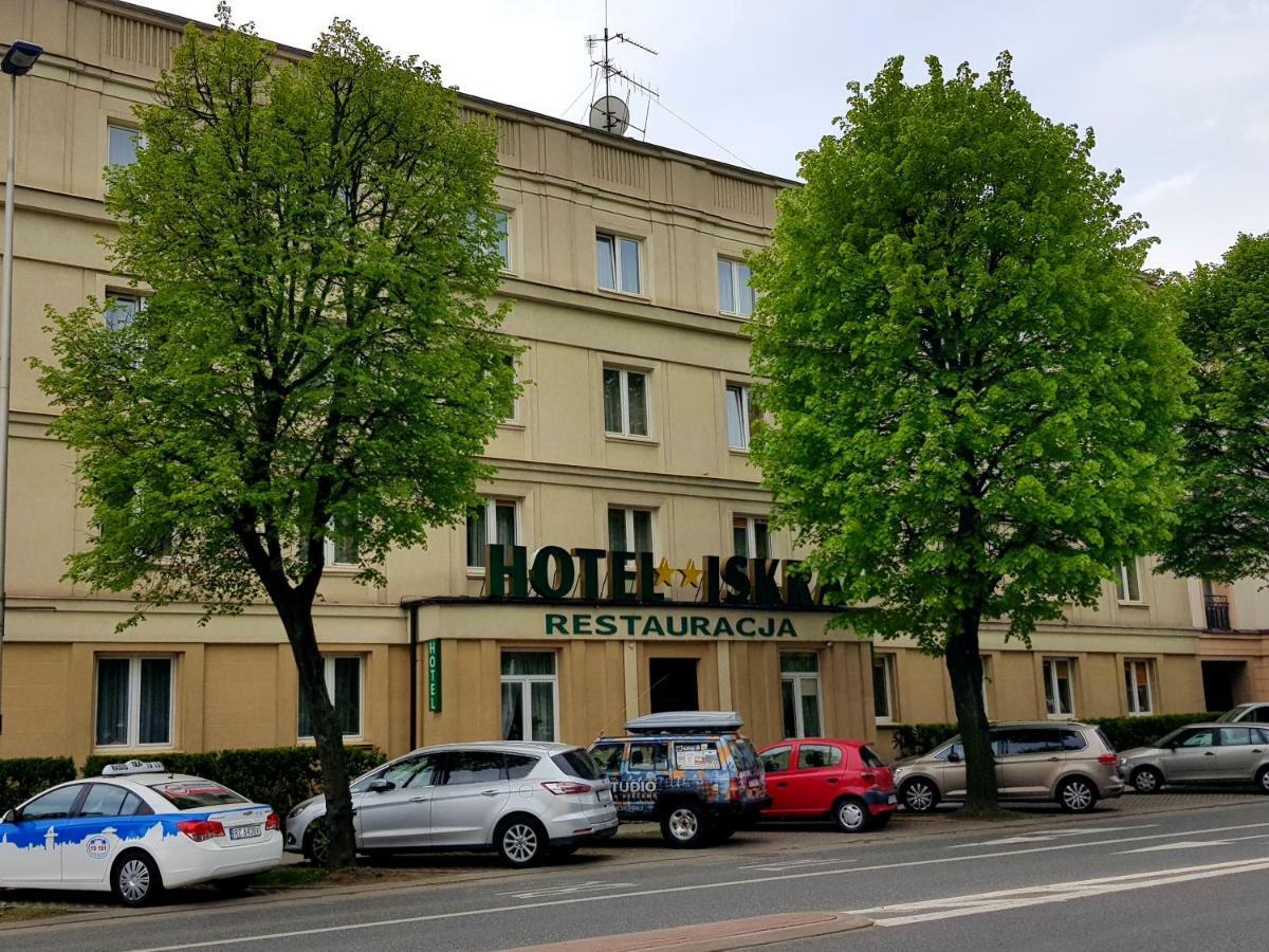 ז'שוב Hotel Iskra מראה חיצוני תמונה