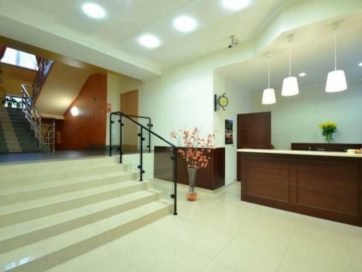 ז'שוב Hotel Iskra מראה חיצוני תמונה